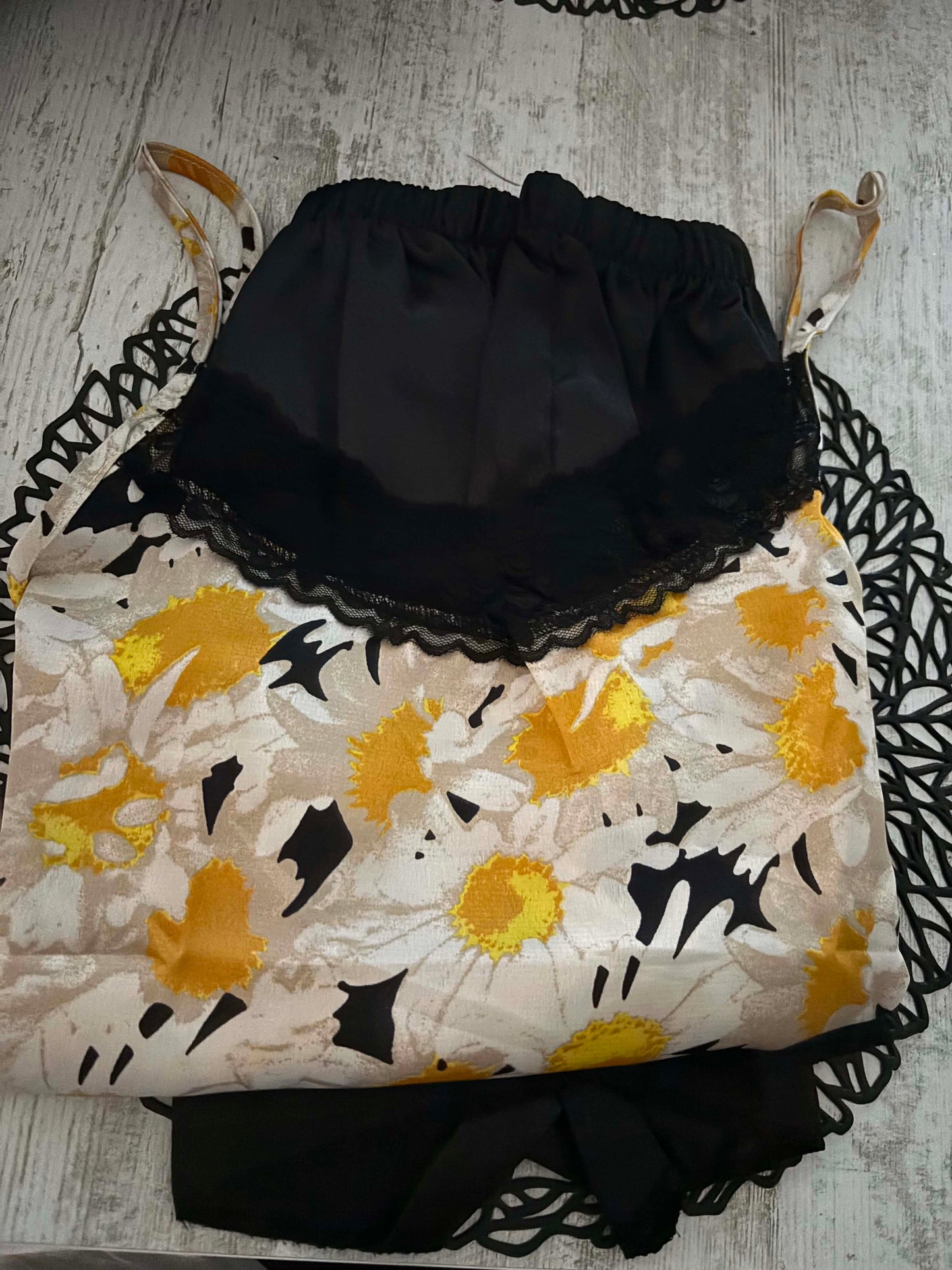 Pijamale dama satin, cu pantaloni scurti, material placut