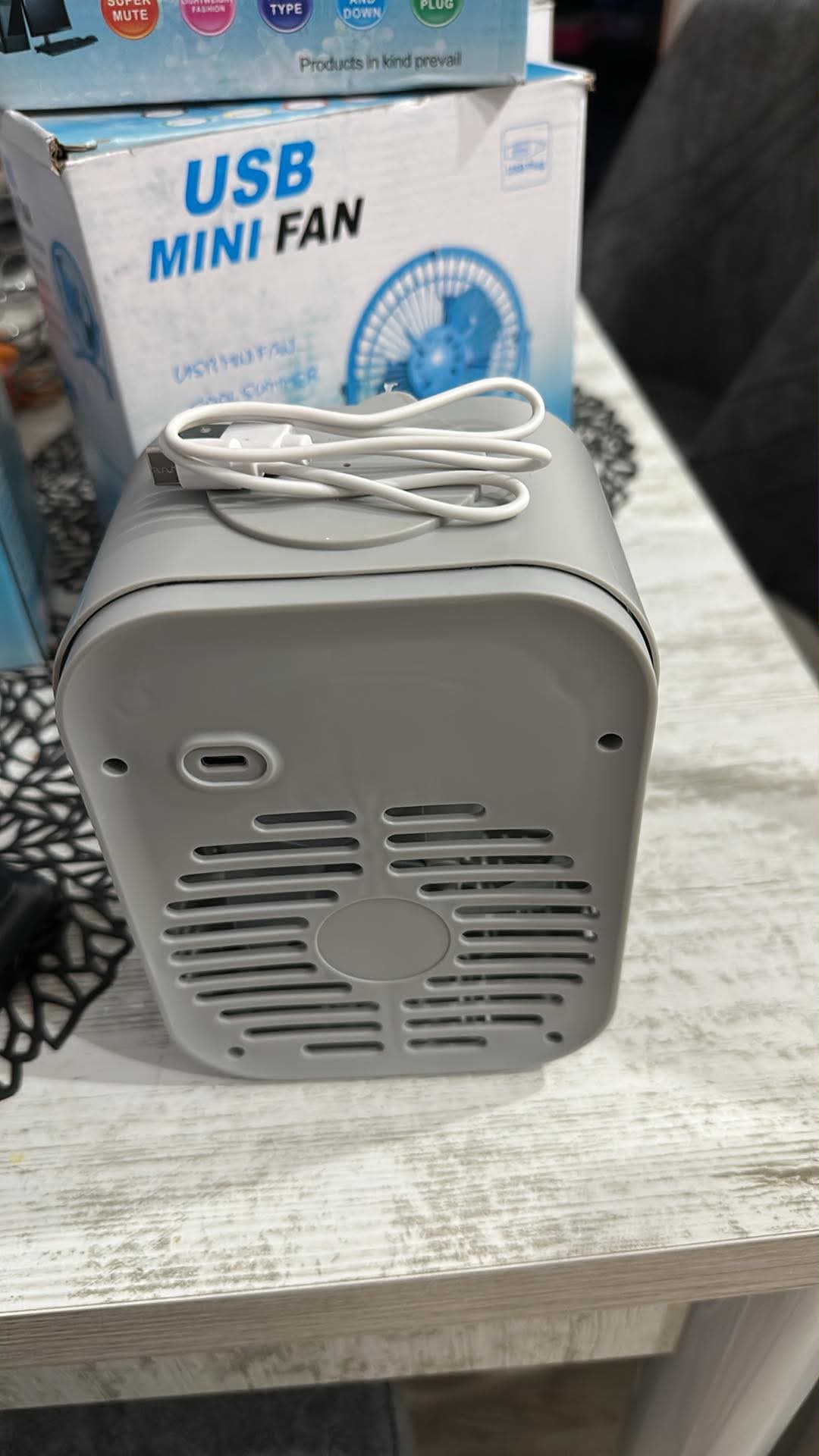 Mini Racitor aer portabil, air cooler, JRH, 3 functii racire, umidificare, purificare aer, lumina LED 7 culori, Alimentare USB, Alb