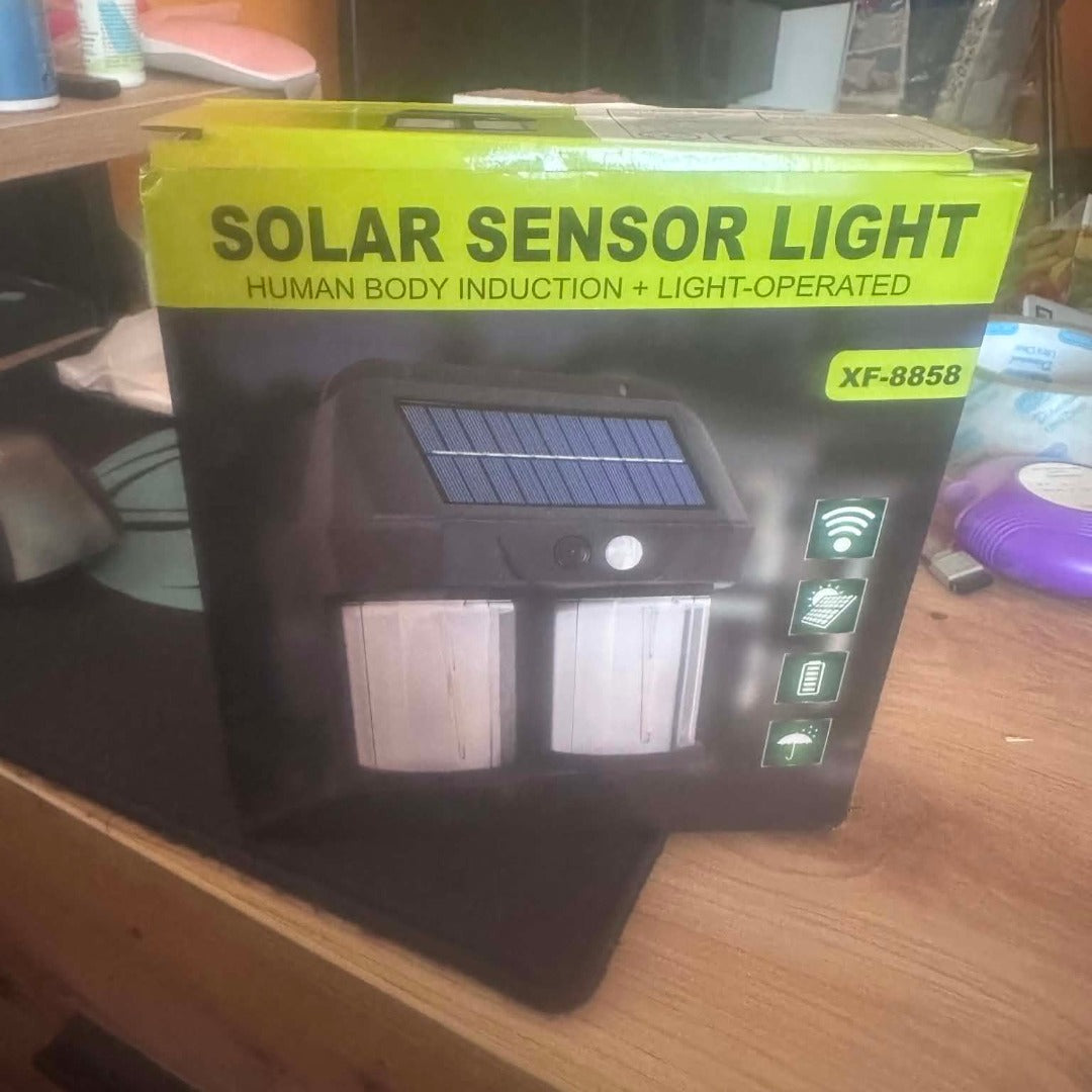 Lampa solara cu senzor de miscare